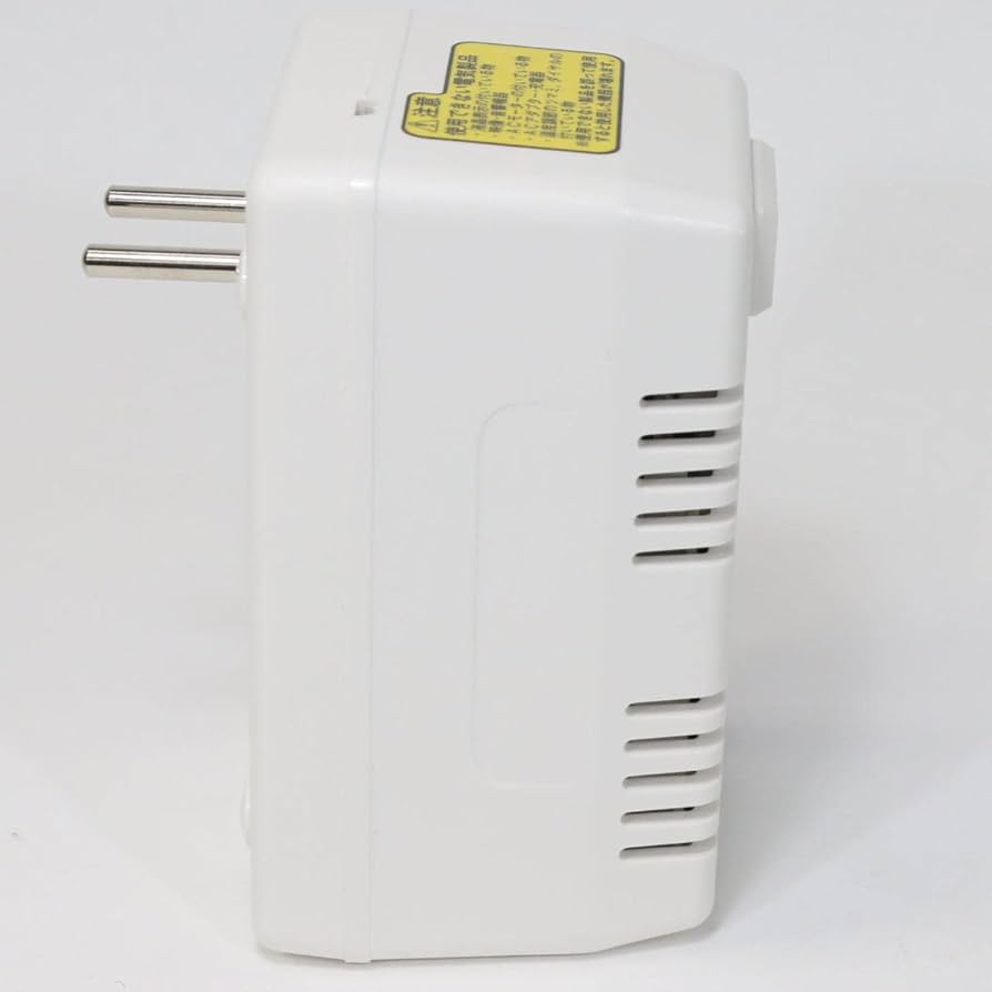 日章変圧器MTE-2200 2200W AC220〜240V⇄100V 日章工業 アップダウントランス 入出力電圧AC220V⇔AC100V 容量